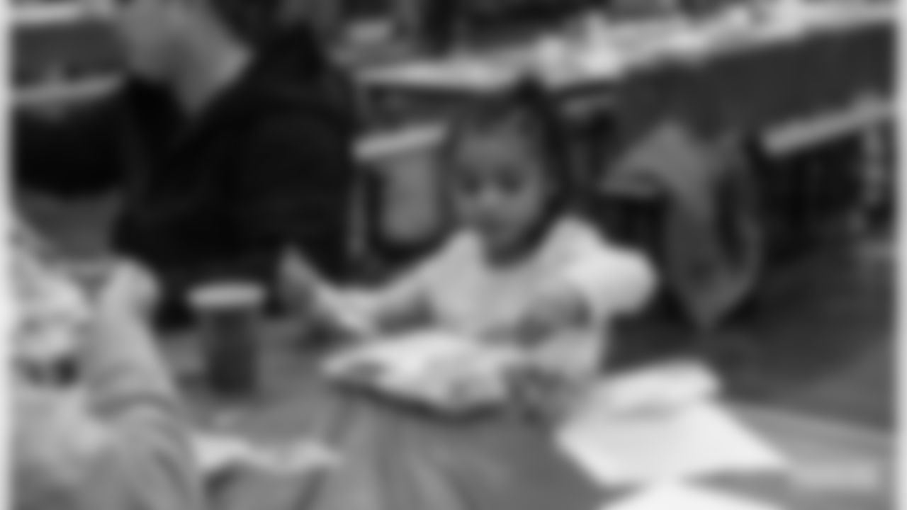 221123-thanksgiving-meal-2560034
