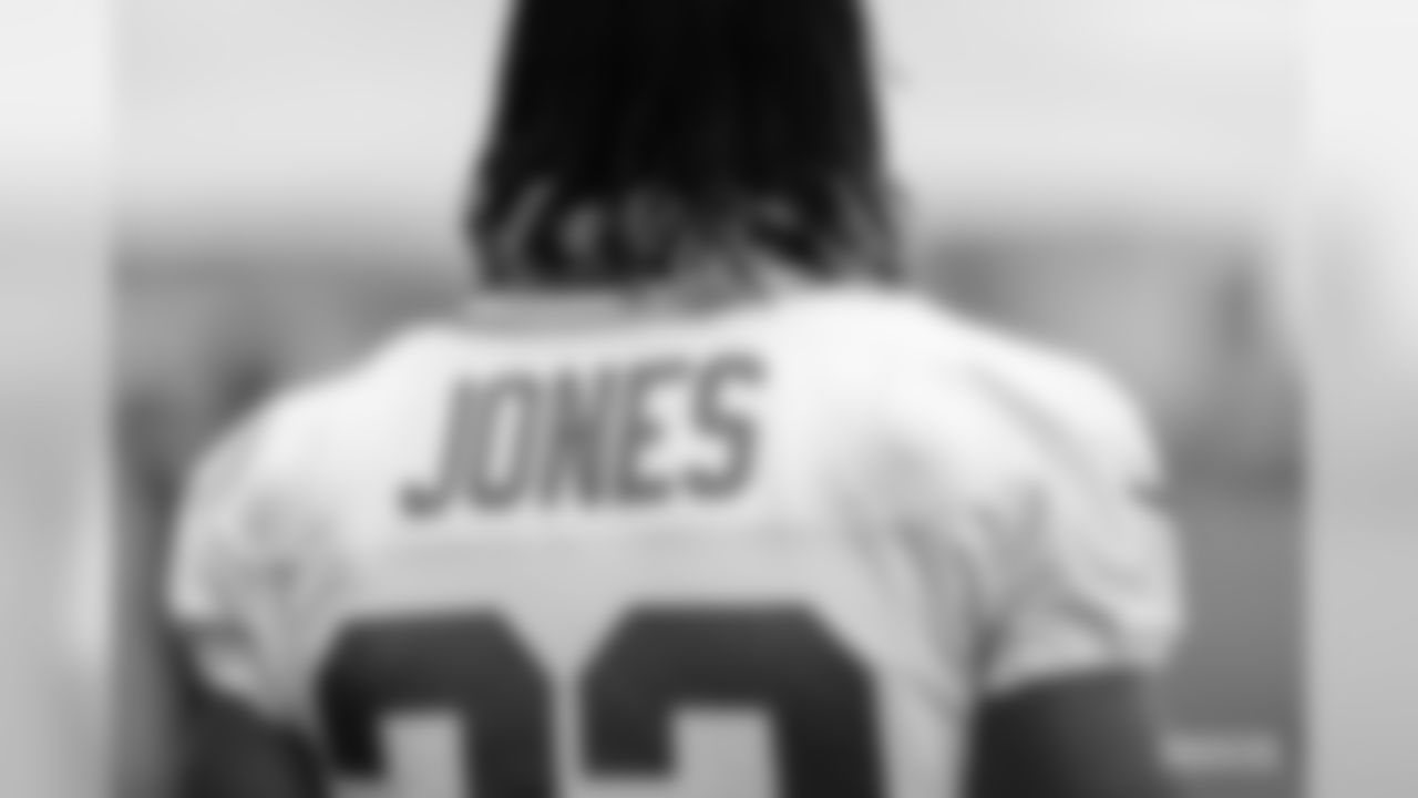 RB Aaron Jones