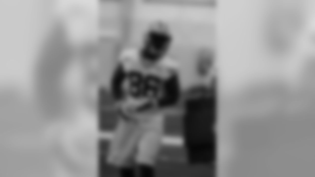 TE Kennard Backman (#86)