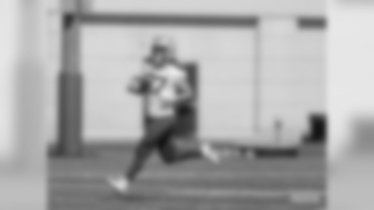 TE Jace Sternberger