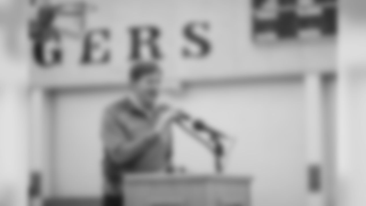 190410-tailgate-tour-marshfield-high-02
