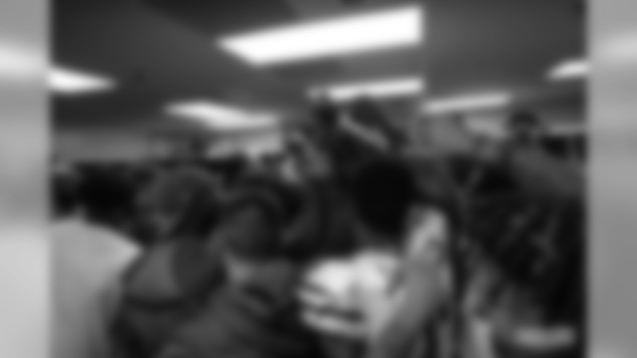 191028-locker-room-pass-21