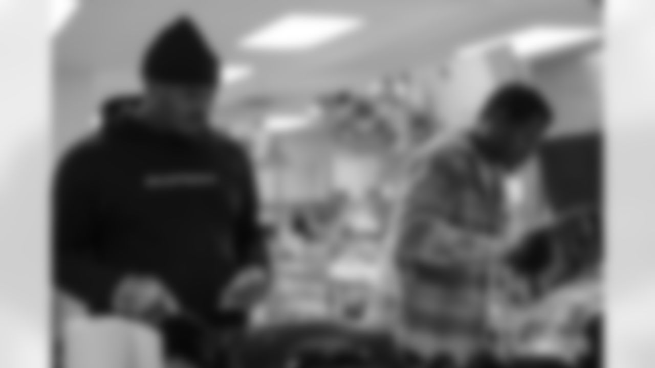 221123-thanksgiving-meal-2560025
