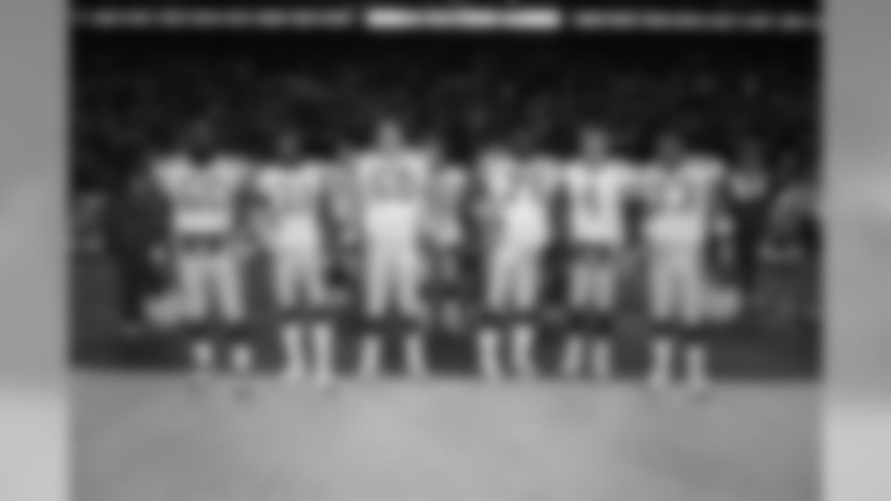 Packers captains; LS Rob Davis (60), CB Al Harris (31), C/T Mike Flanagan (58), DT Grady Jackson (95), QB Brett Favre (4) and FB William Henderson (33) line-up for the pregame photograph before playing the Ravens in Baltimore on Dec. 19, 2005.