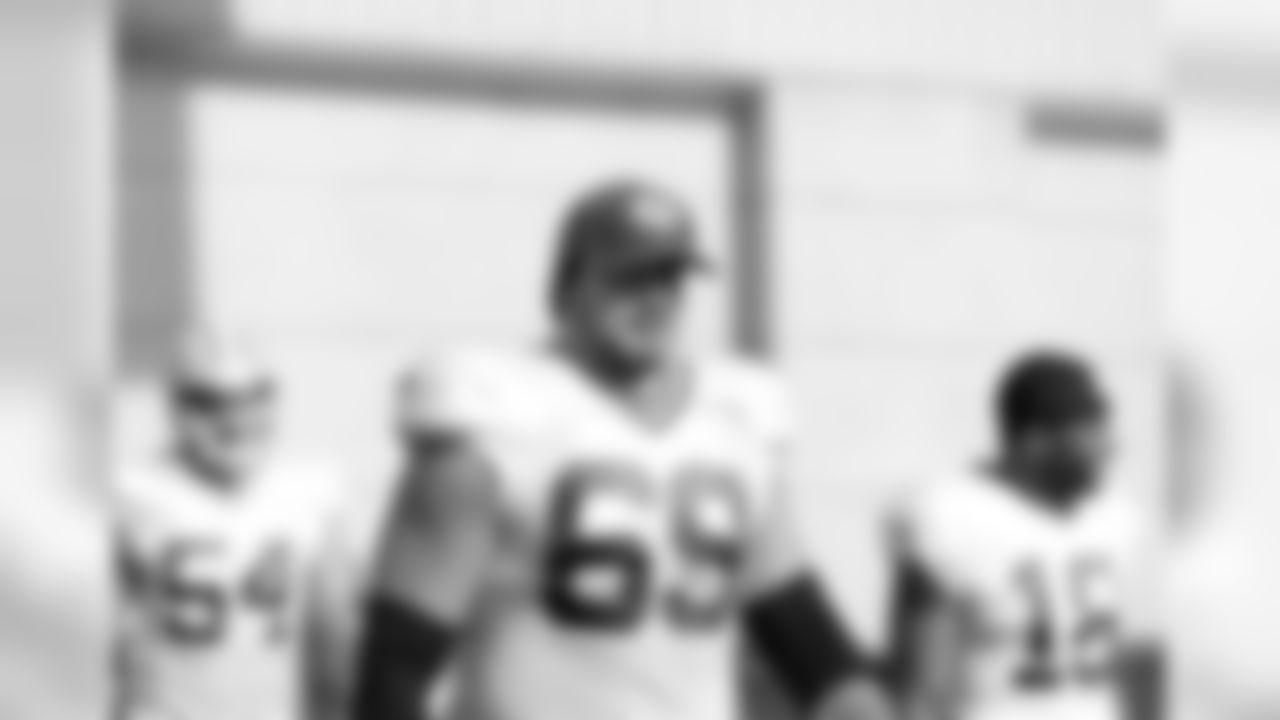Bakhtiari blocked for Lacy as he rushed for 1,178 yards in 2013, the most by a rookie in team history, as Lacy was selected to the Pro Bowl and was named NFL Offensive Rookie of the Year by AP.