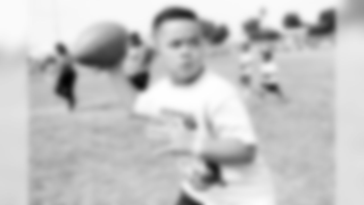 180619-marcedes-lewis-football-camp-16