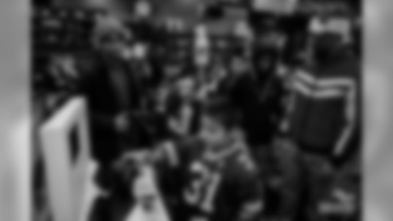 191213-adrian-amos-shop-26
