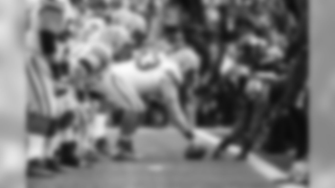The center was named to the PFWA's All-Rookie team, the first Green Bay center to be honored since its inception in 1974.