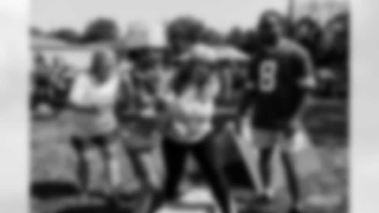220913-football-outreach-gallery-2560046