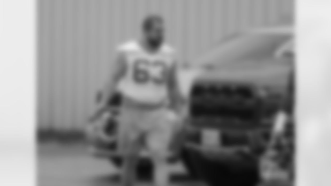 C Corey Linsley