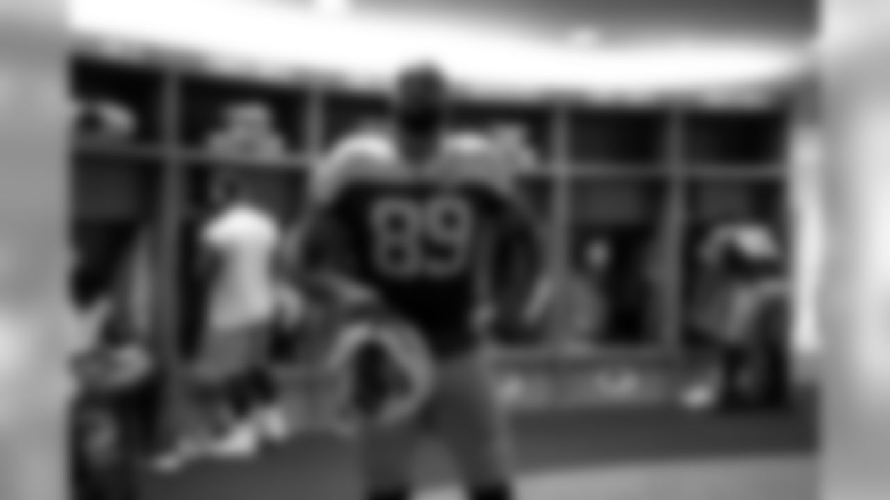 181001-locker-room-pass-11