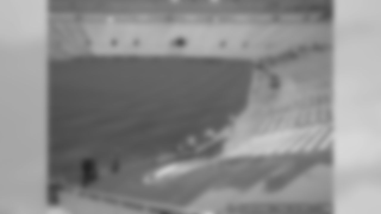 Green Bay Marathon Passes Through Lambeau Field