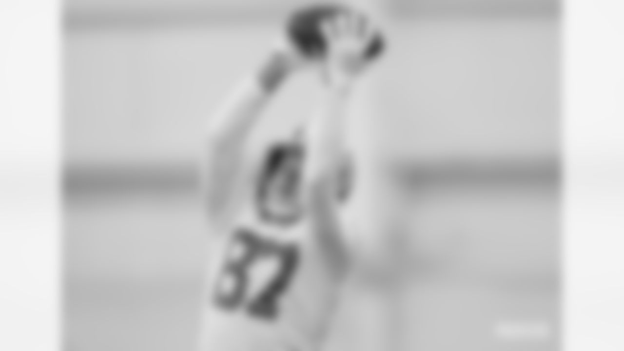 TE Jace Sternberger