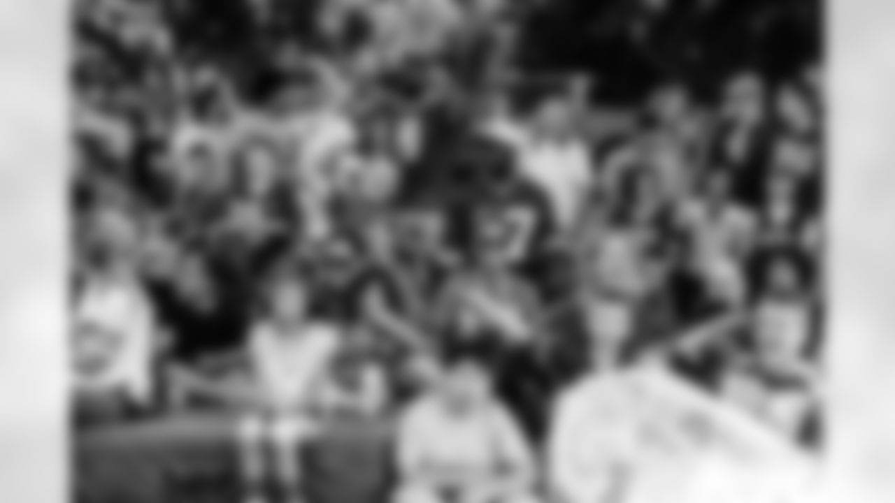 220913-football-outreach-gallery-2560050