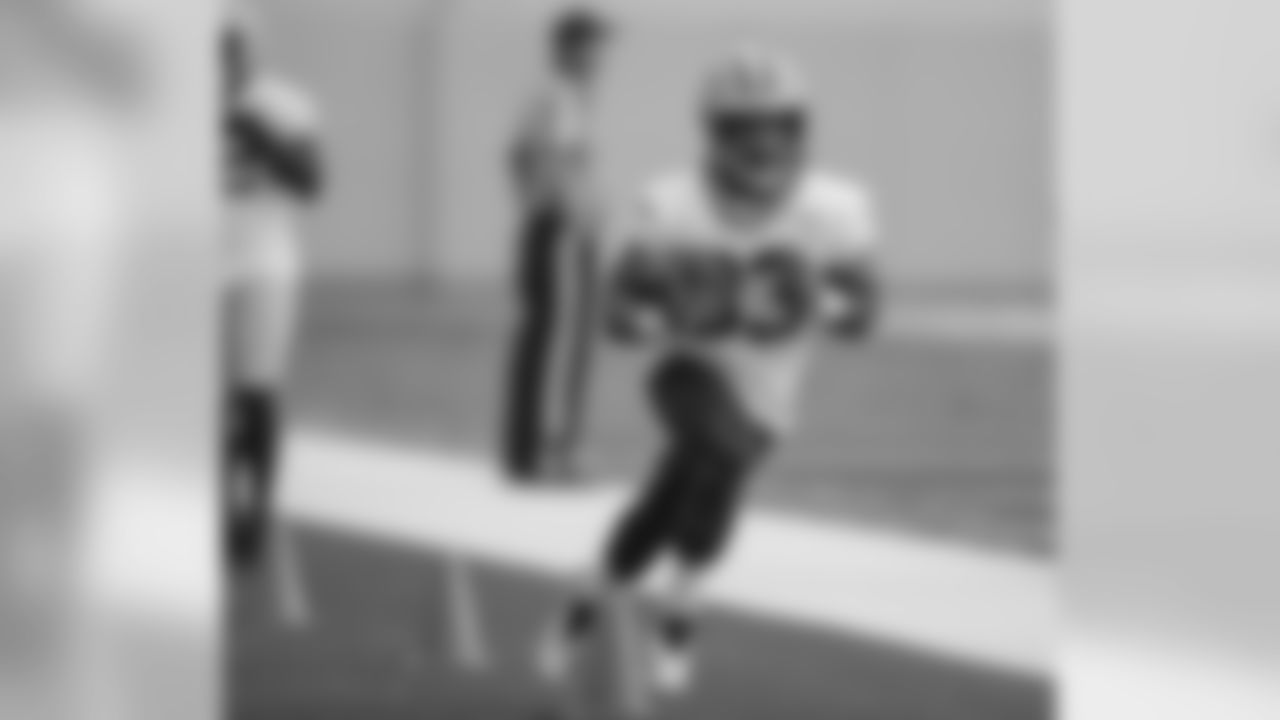 RB Aaron Jones