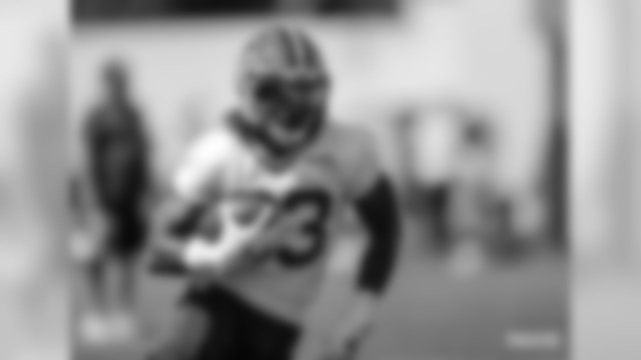 RB Aaron Jones
