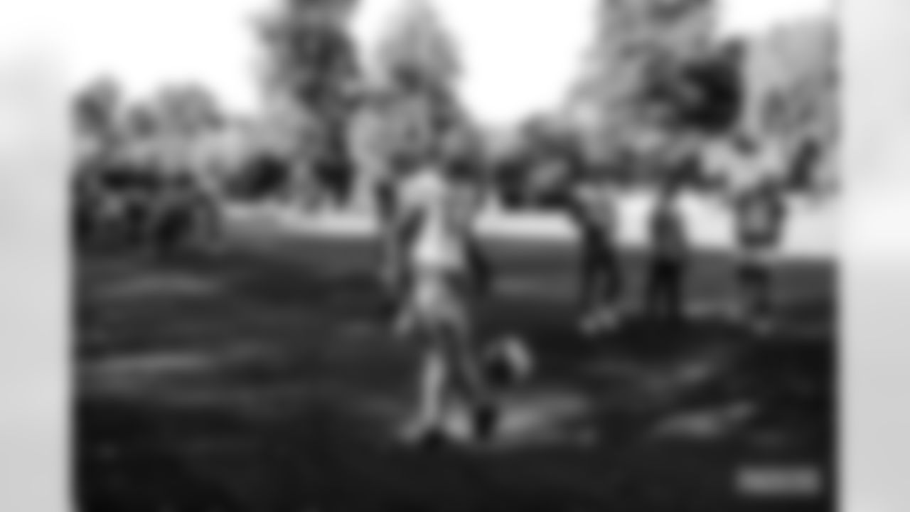 221007-evan-gallery-2560027