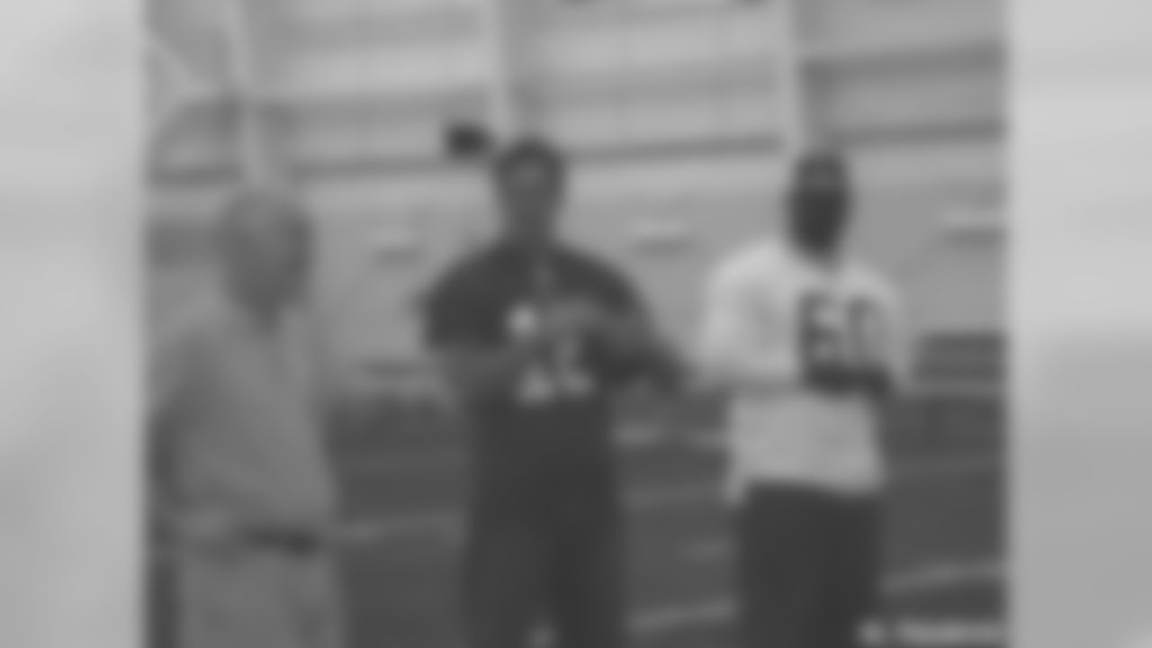 Usinger's 'Football 101', An NFL Workshop For Women