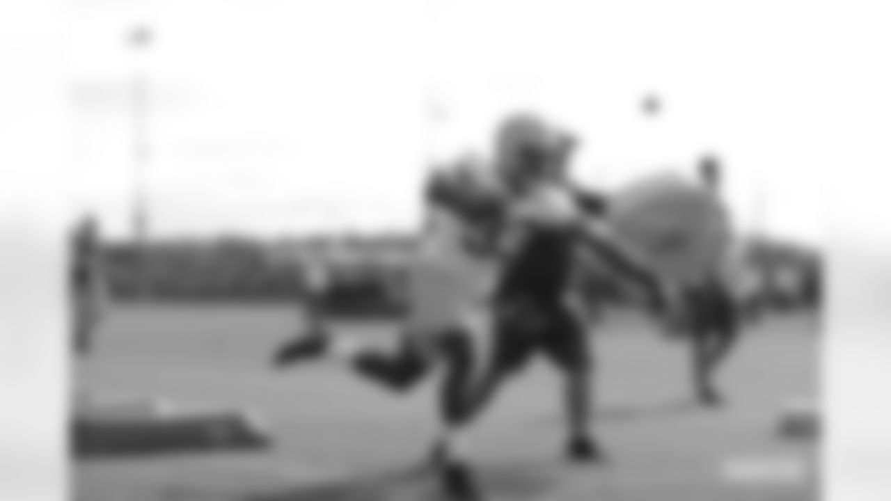 RB Aaron Jones