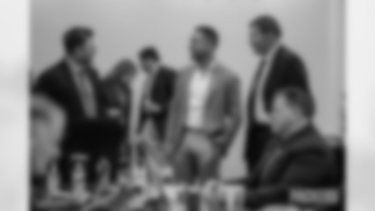 230427-draft-room-gallery-2560-13