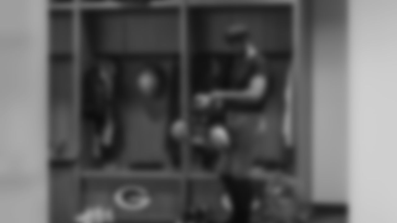 190922-locker-room-27