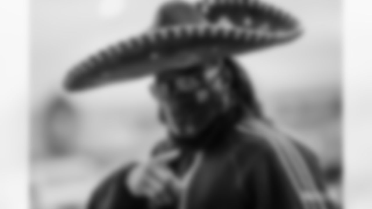 RB Aaron Jones
