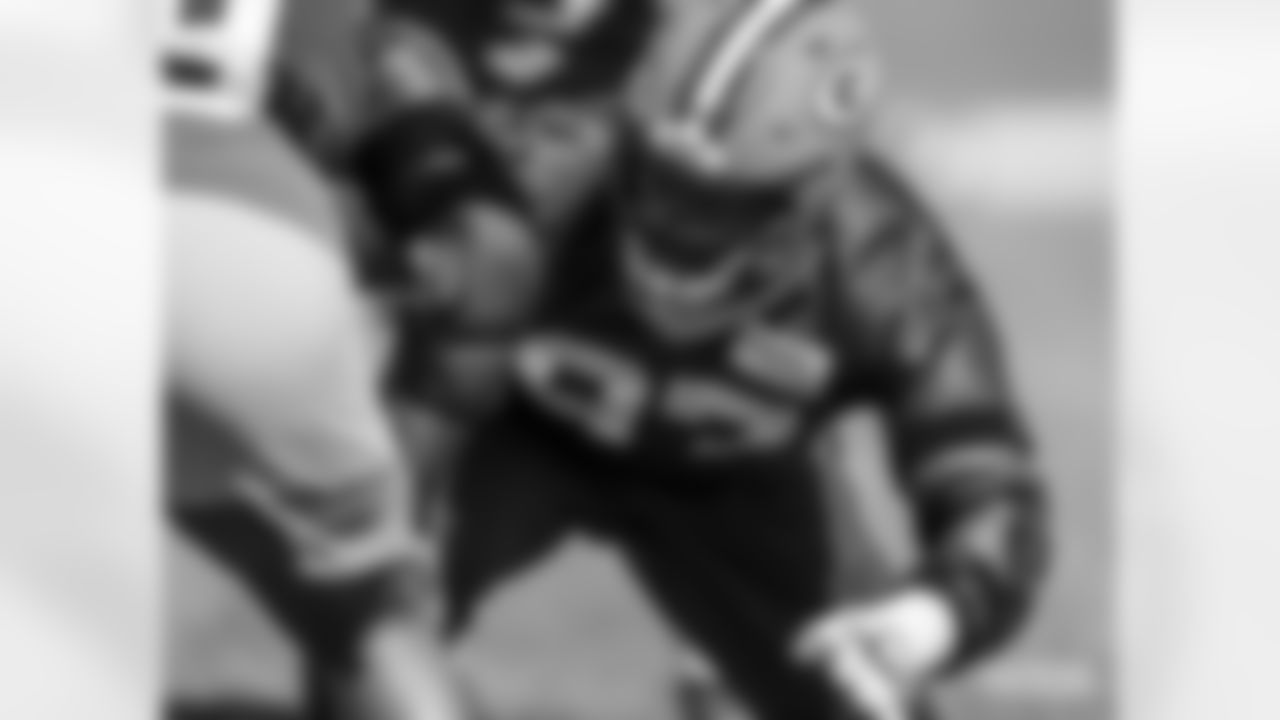 DL Kenny Clark