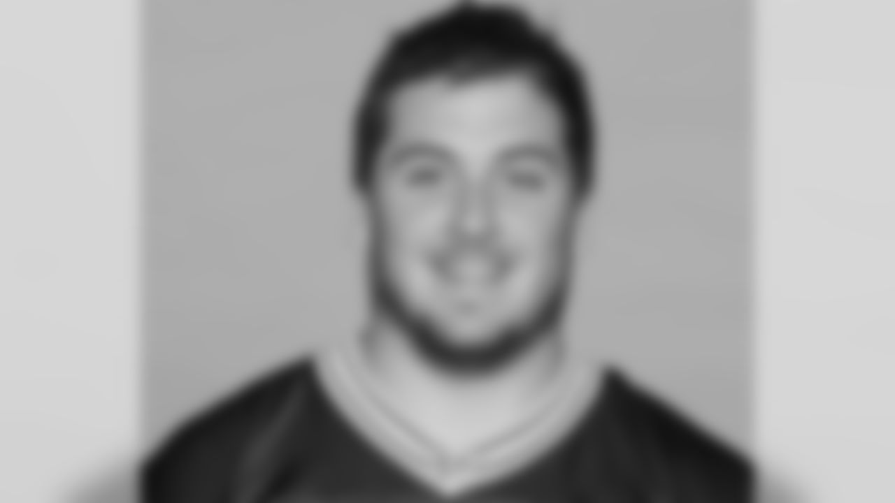63 — C Corey Linsley