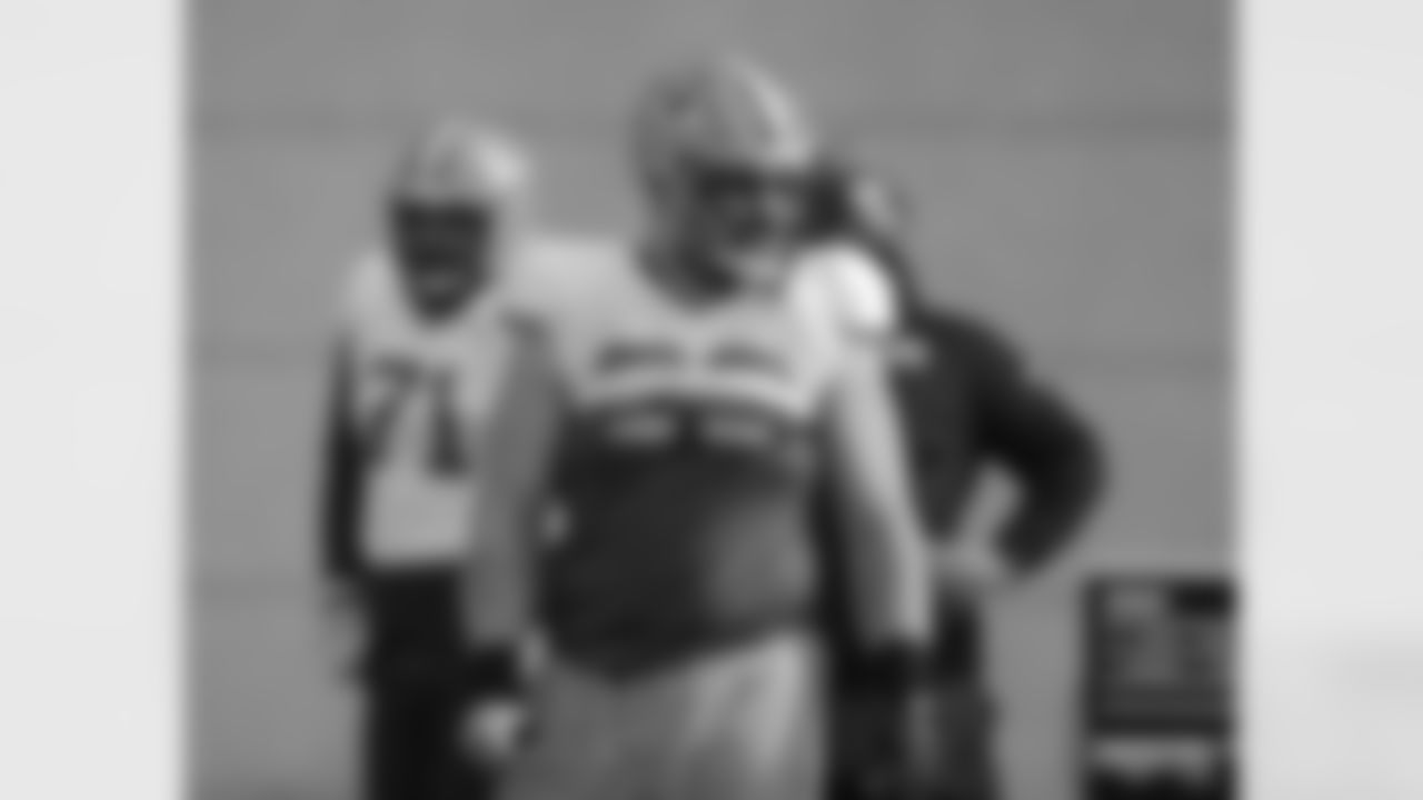 C Corey Linsley