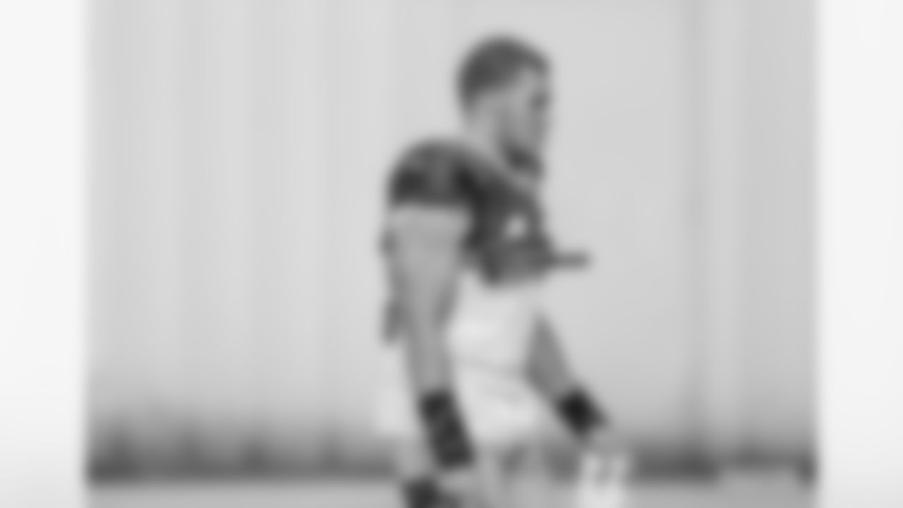 LB Ty Summers