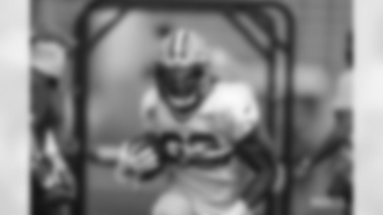 RB Aaron Jones