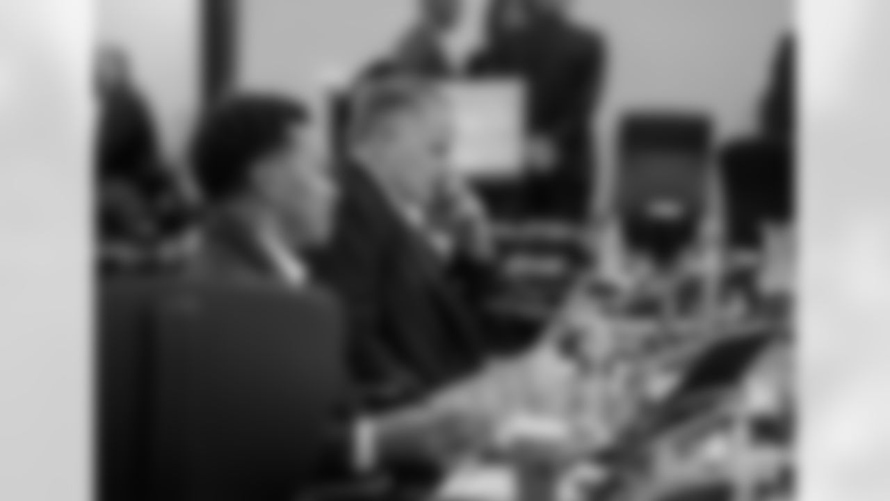 230427-draft-room-gallery-2560-3