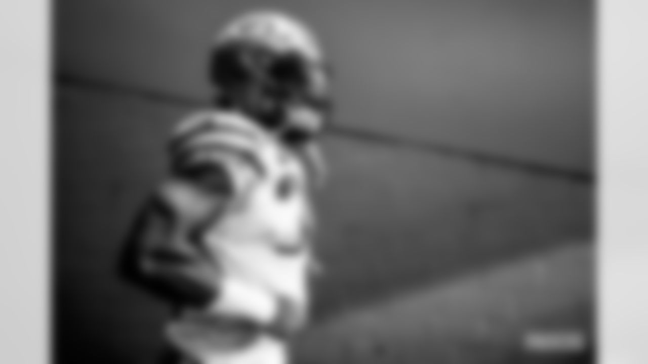 221225-packers-dolphins-siegle-WM-21