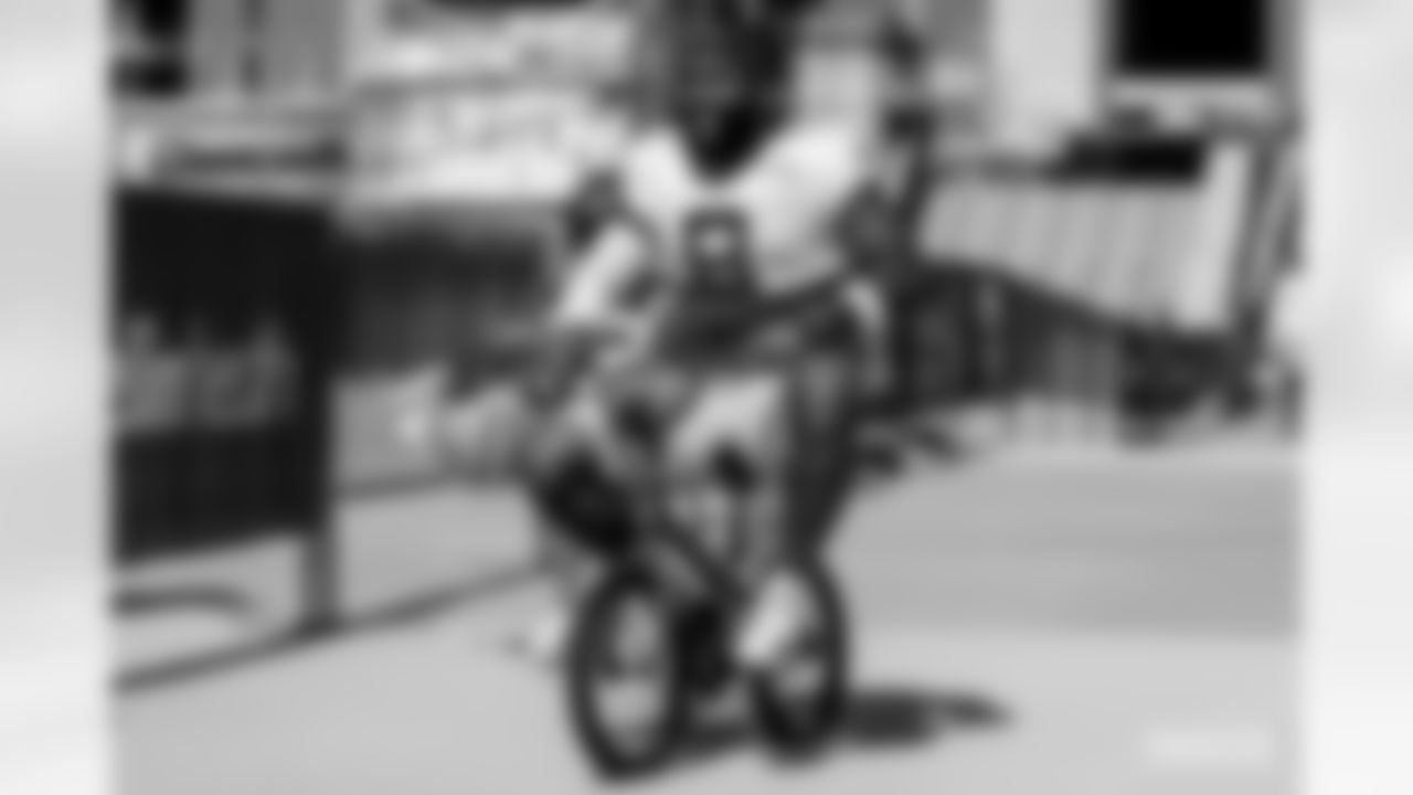 220923-amari-bday-2560003