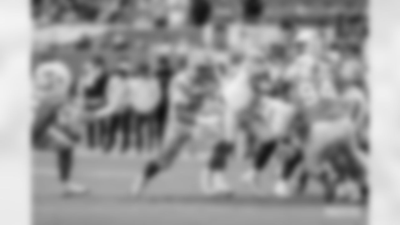 221225-packers-dolphins-siegle-WM-233