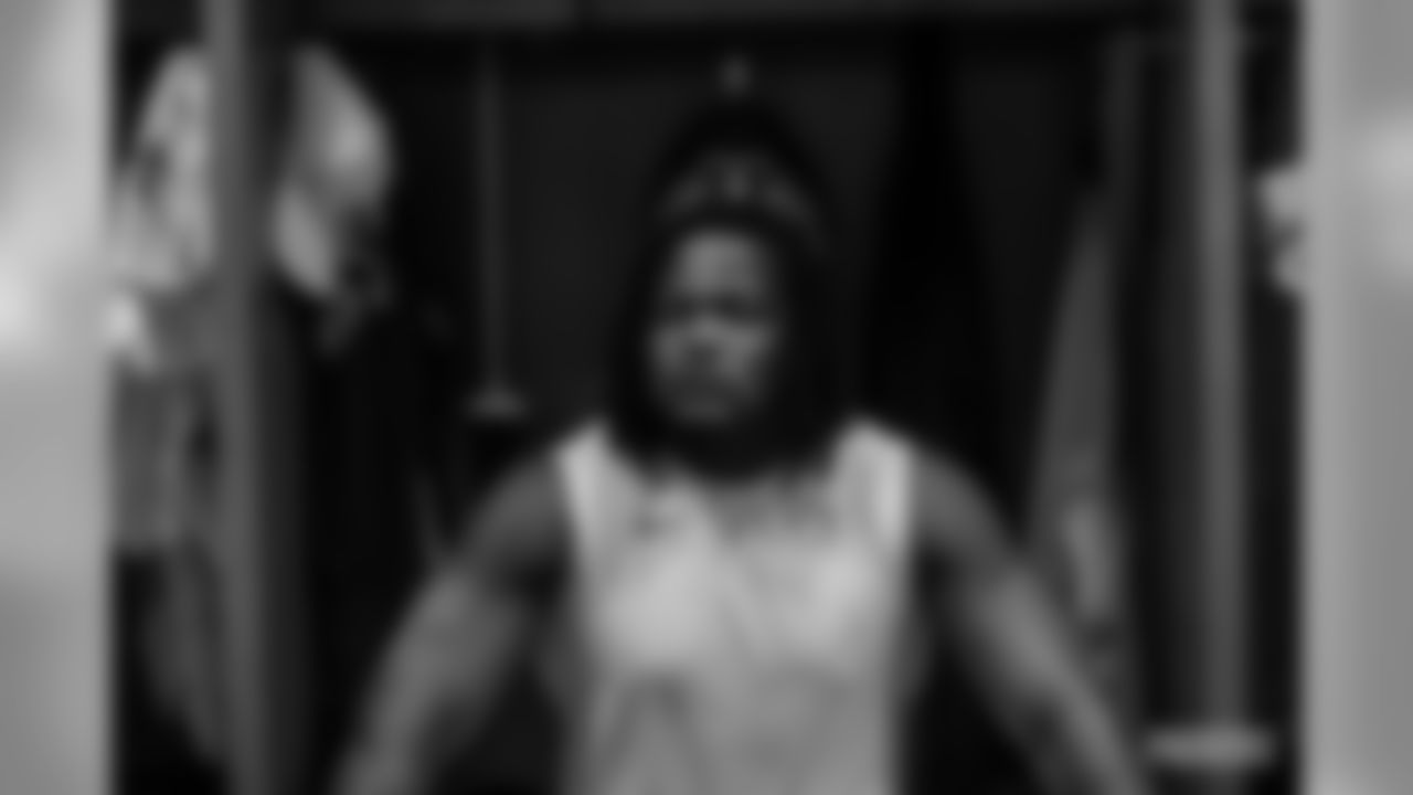 191014-locker-room-pass-12