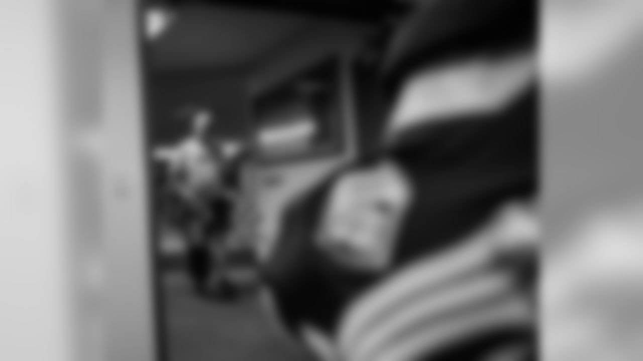 181015-packers-locker-room-bobber-32