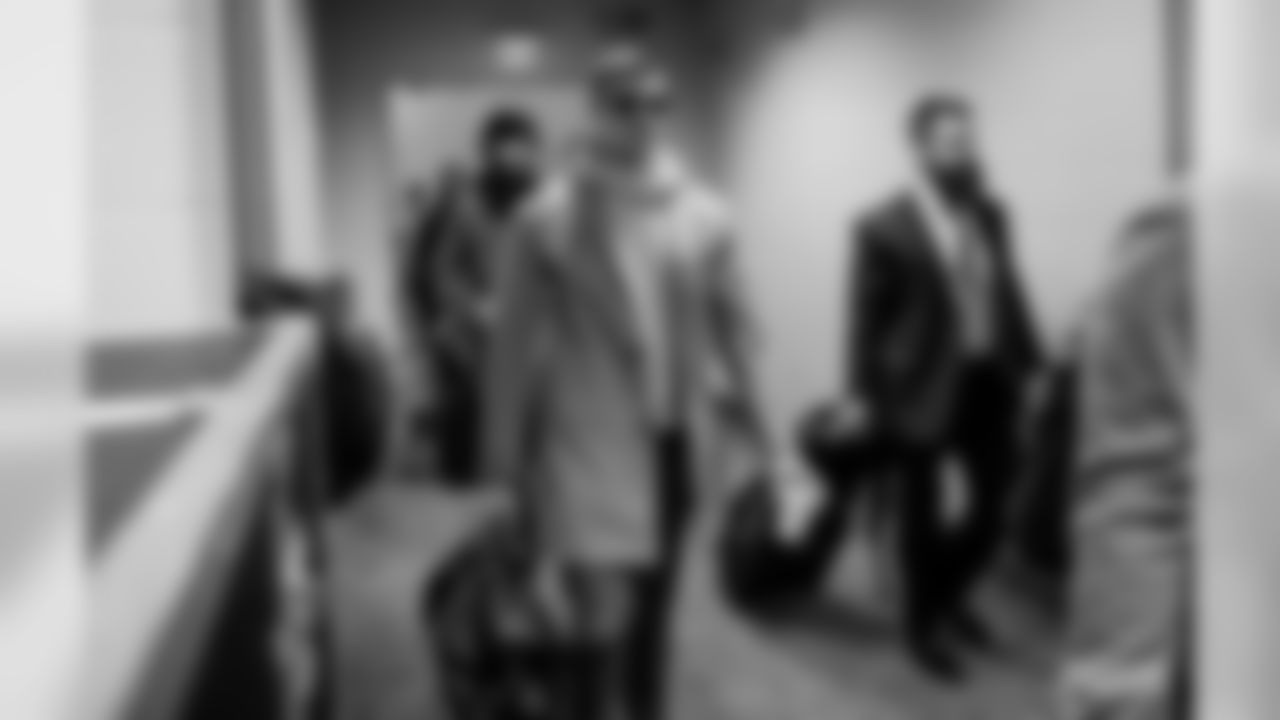 191201-packers-arrive-NYG-1-bobber-8