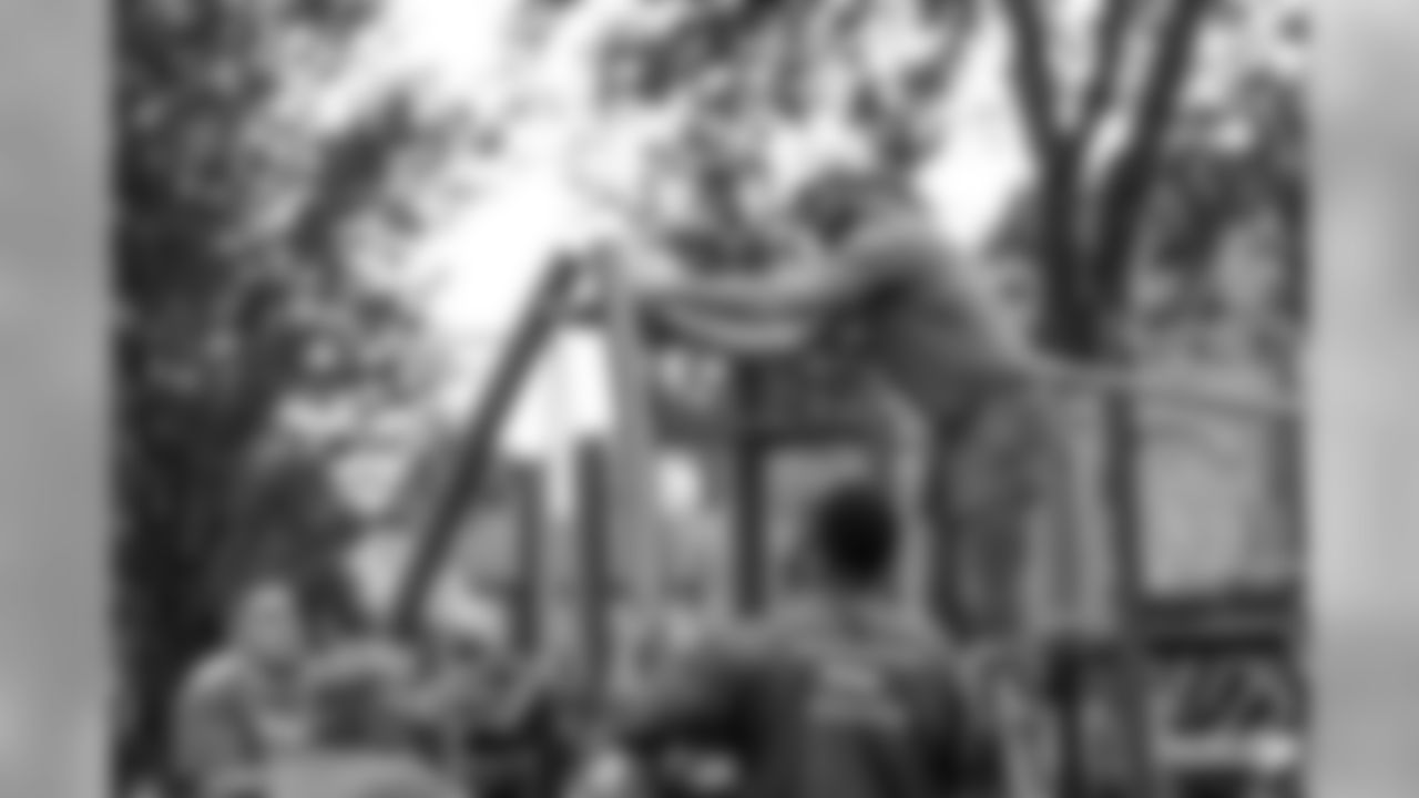 191001-playground-build-63