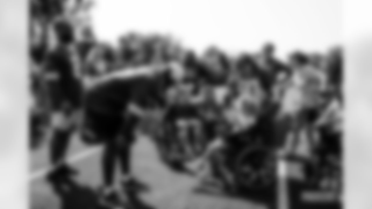 220913-football-outreach-gallery-2560022