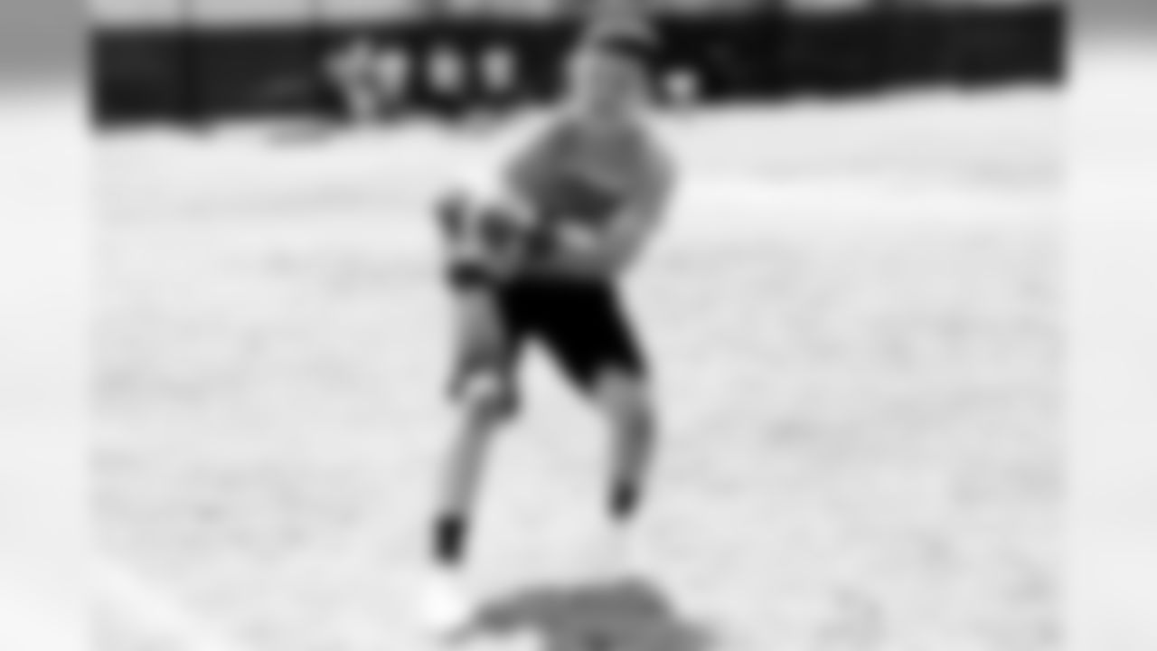 180619-marcedes-lewis-football-camp-28