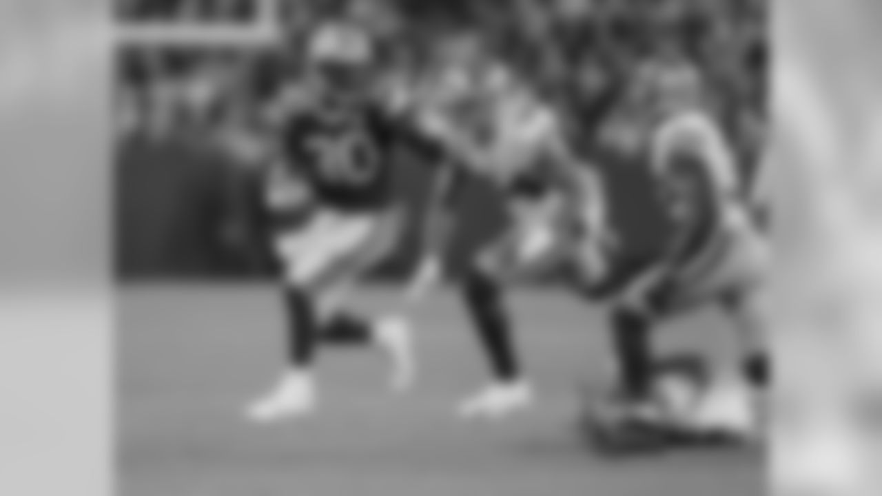 Green Bay Packers against the San Francisco 49ers during Monday night's game at Lambeau Field.