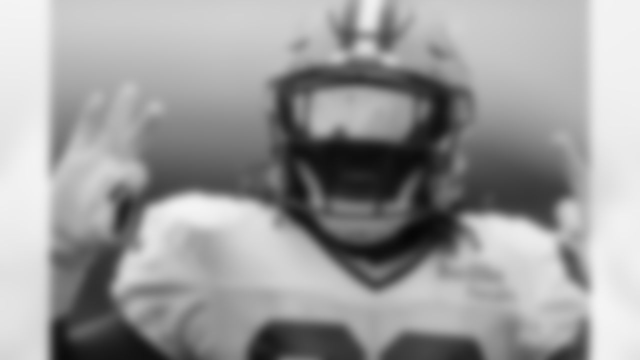 RB Aaron Jones