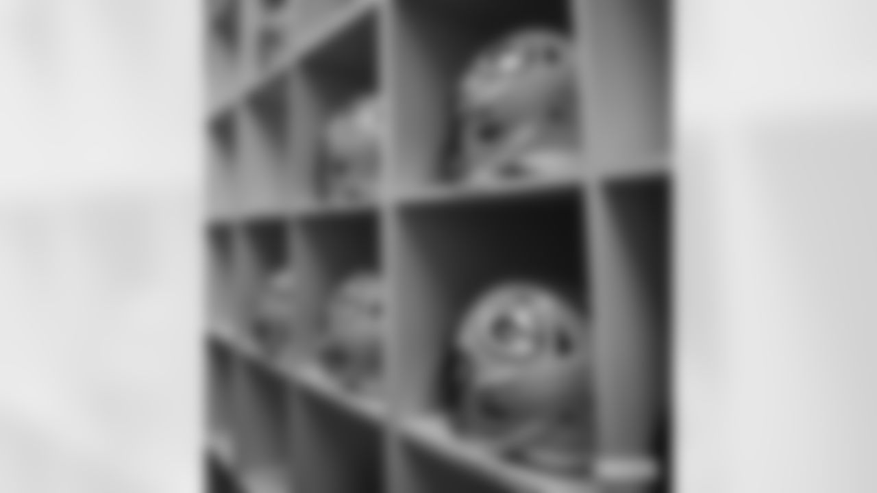 221113-locker-room-bobber-WM-014