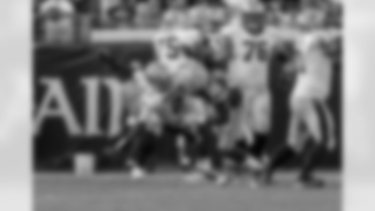 55 - LB Za'Darius Smith
