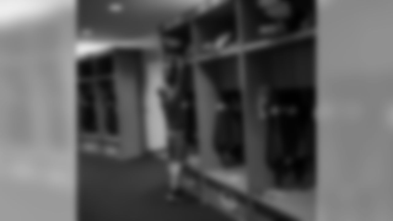 180930-packers-locker-room-bobber-44
