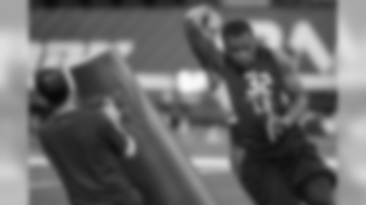 LB- Reggie Ragland
