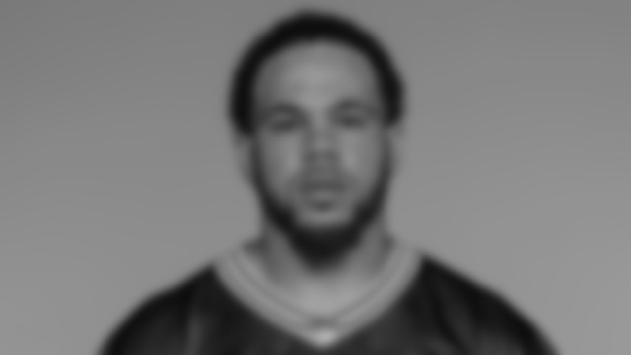 LB Curtis Bolton