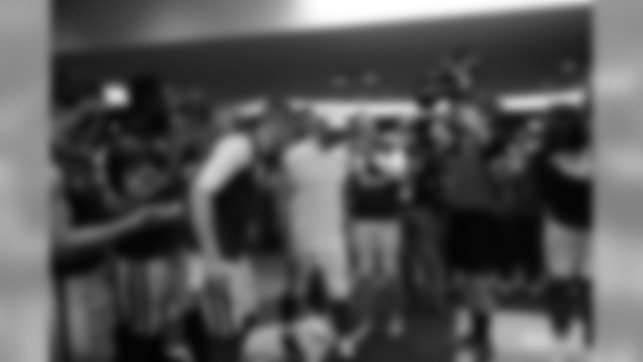 191021-locker-room-pass-13