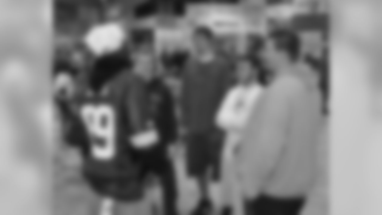 Packers Tailgate Tour - Tailgate Party (Rhinelander Ice Association)